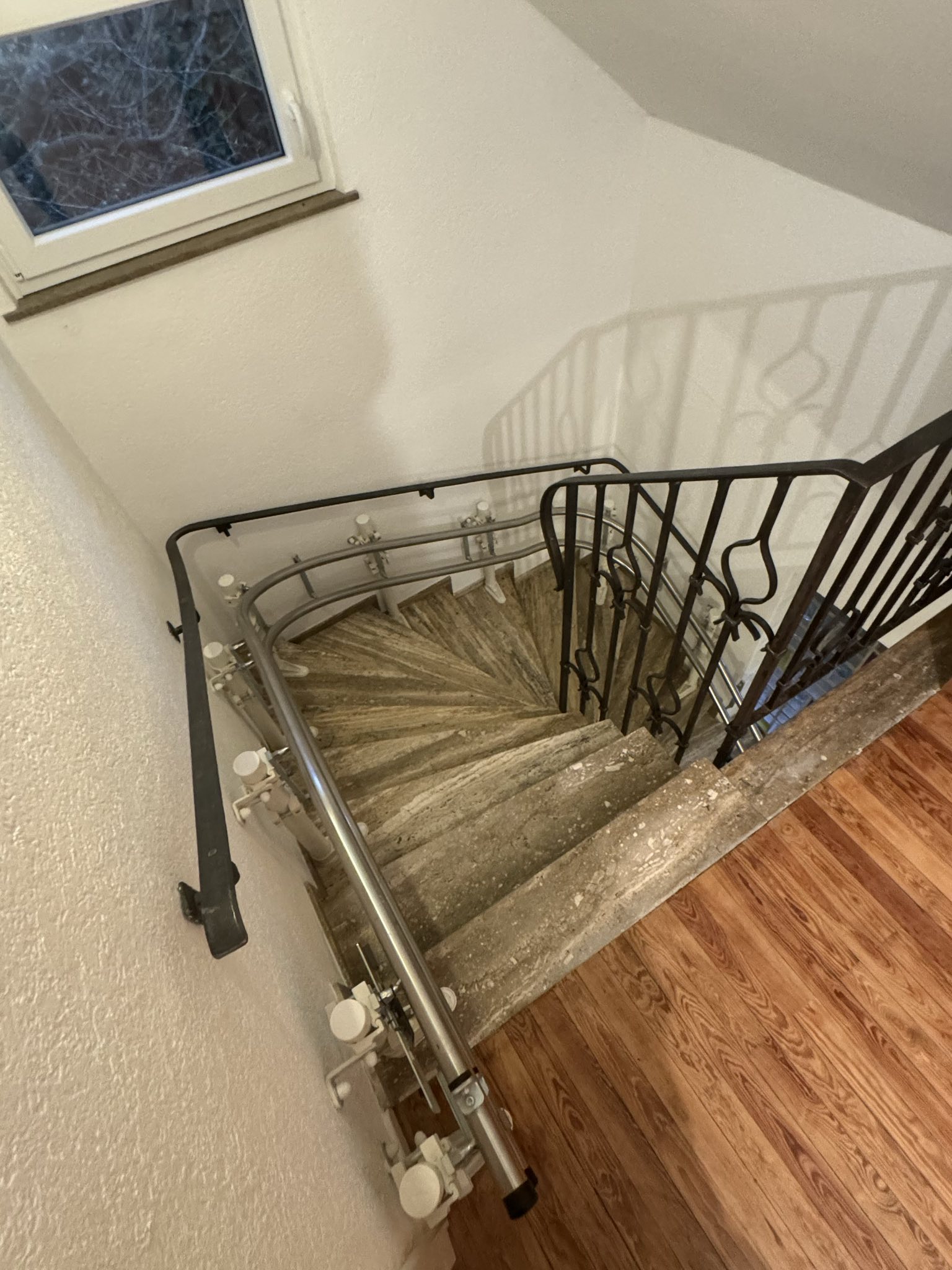 Treppe mit Treppenlift